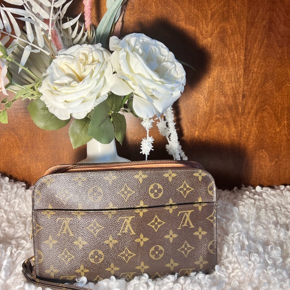 Louis Vuitton Handbags - 🤎Louis Vuitton Orsay Monogram Clutch